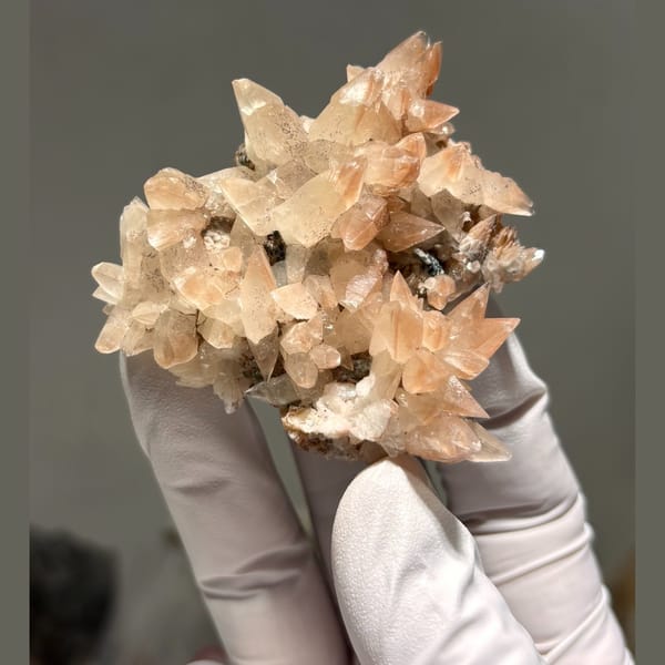 Display calcite cluster — alternate view