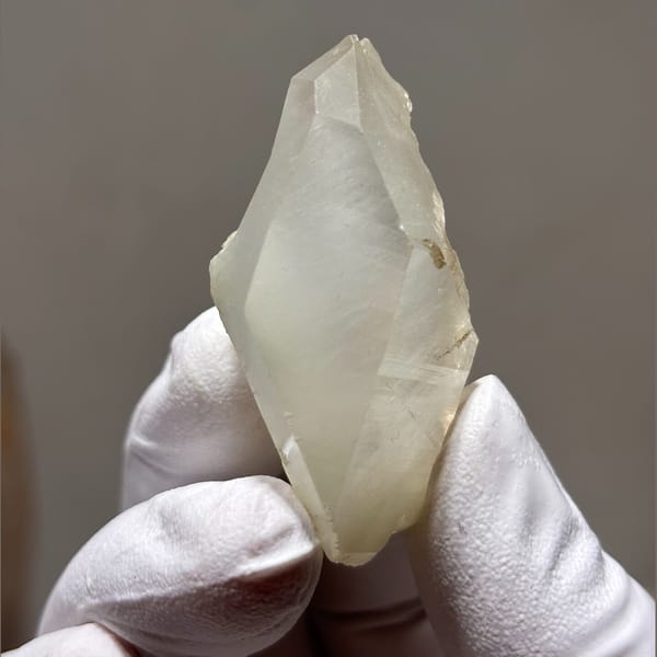 Rabbit-hair rutile quartz from Sichuan — alternate view