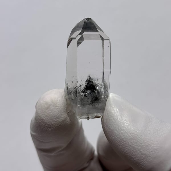 Slender quartz from Jinkouhe — alternate view