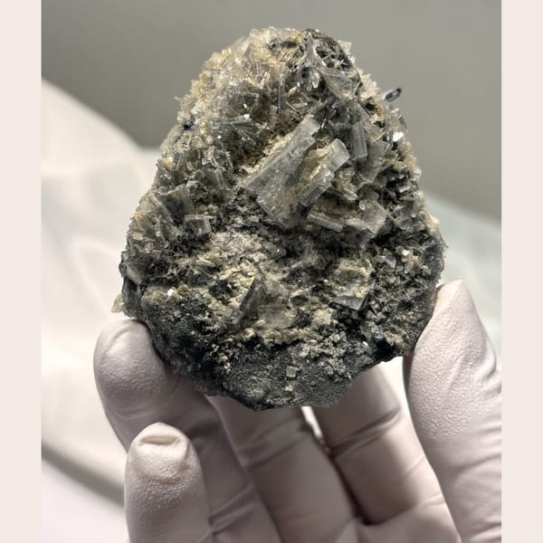 Barite with stibnite association — alternate view