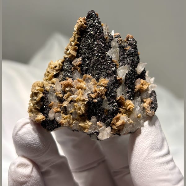 Calcite with dolomite and pyrite from Hubei — complete view