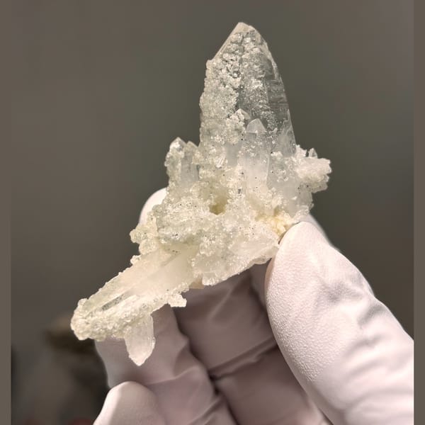 Quartz with apophyllite from Hubei — detail view