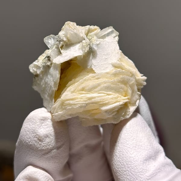 Compact calcite from Hunan — alternate view