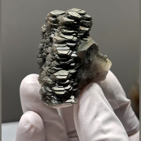 Layered thousand-layer calcite from Hubei — detail view