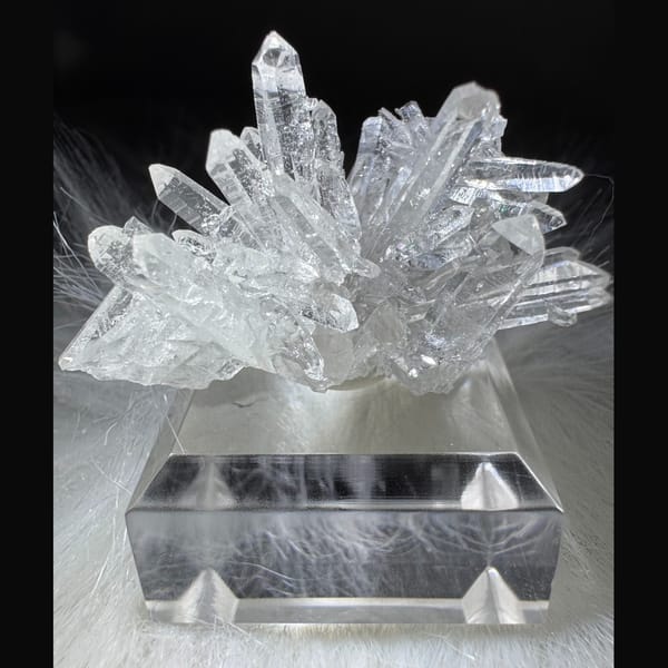 Clear Quartz Cluster 4.0 cm — detail view