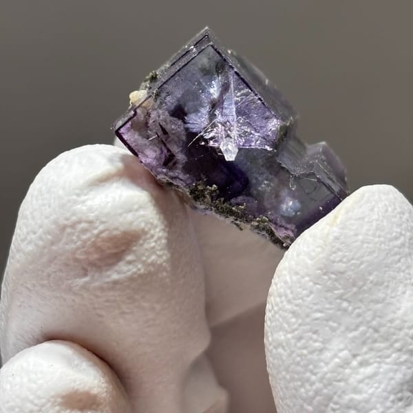 Yaogangxian fluorite wrapping quartz — complete view