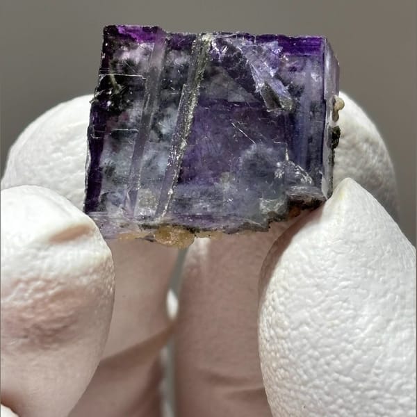 Yaogangxian fluorite wrapping quartz — detail view