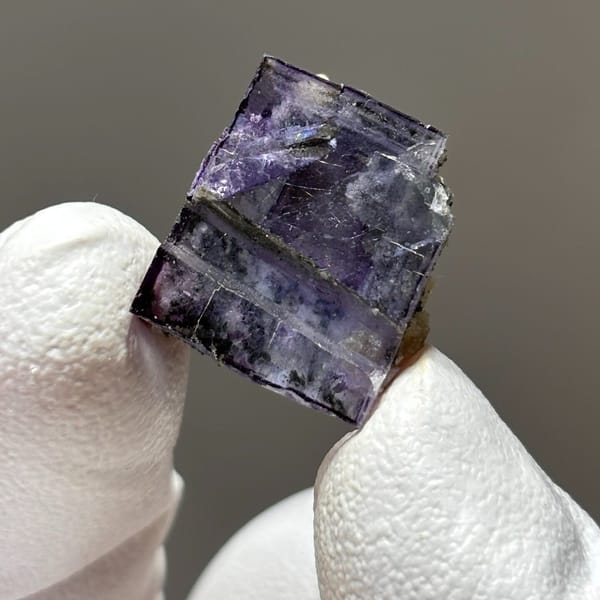 Yaogangxian fluorite wrapping quartz — detail view