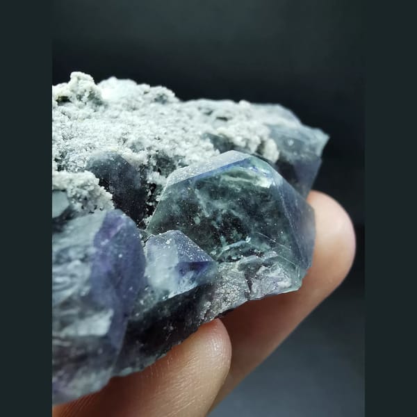 Blue-purple fluorite from Yindu — alternate view