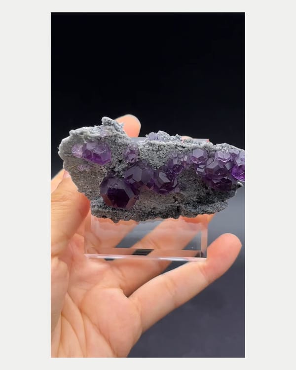 Complete low side view of purple-blue Fujian fluorite plate
