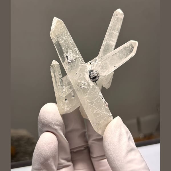 Complete-tip quartz from Inner Mongolia — alternate view