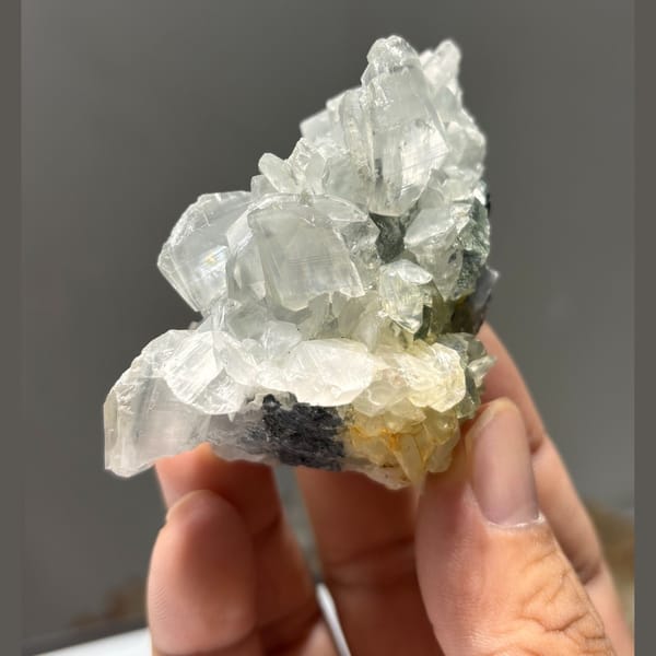 Calcite with fluorite from Fujian — detail view