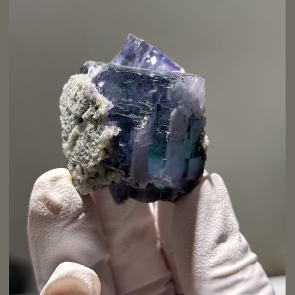 Yaogangxian fluorite F — complete view