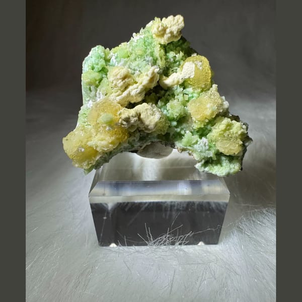 Yellow-Green Garden Gypsum Guizhou 5.0 cm — complete view