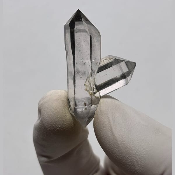 Petite spirit quartz D from Yunnan — detail view