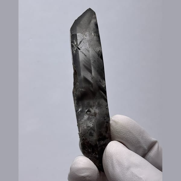 Freestanding Jinkouhe quartz — alternate view