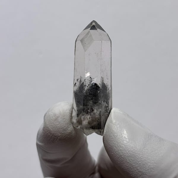 Freestanding Jinkouhe quartz B — complete view