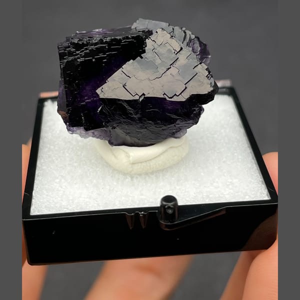Fluorite mid from Henan — alternate view
