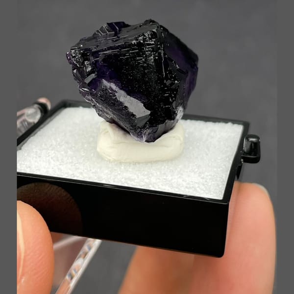 Fluorite mid from Henan — alternate view