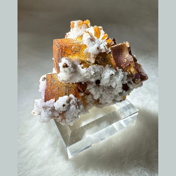 Fluorite and Calcite with Quartz Yunnan 5.0 cm — detail view
