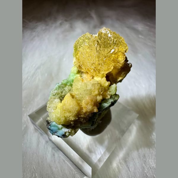 Yellow Creedite with Green Inclusions 4.5 cm — alternate view