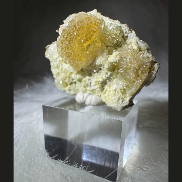 Yellow Creedite on White Matrix 4.0 cm — alternate view