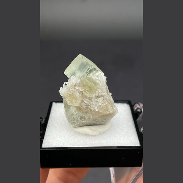 Small sunny yellow-green fluorite with quartz from Fujian — detail view