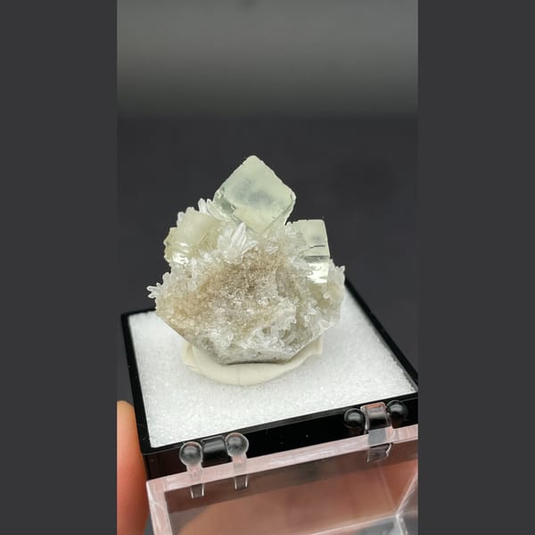 Small sunny yellow-green fluorite with quartz from Fujian — detail view