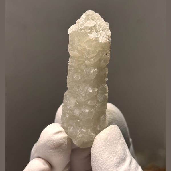 High-temp quartz with calcite from Inner Mongolia — detail view