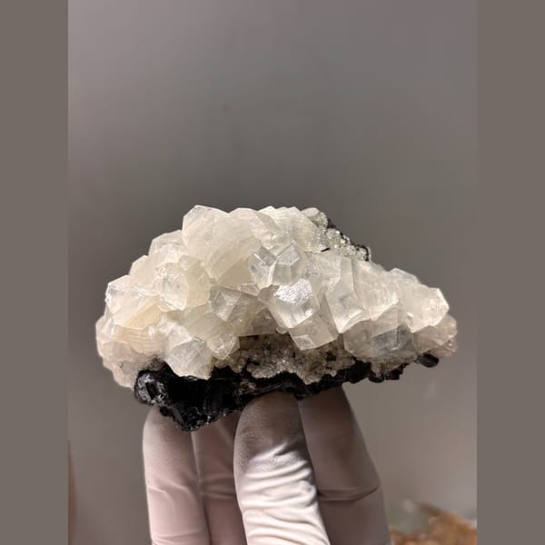 Calcite with sphalerite from Hubei — complete view