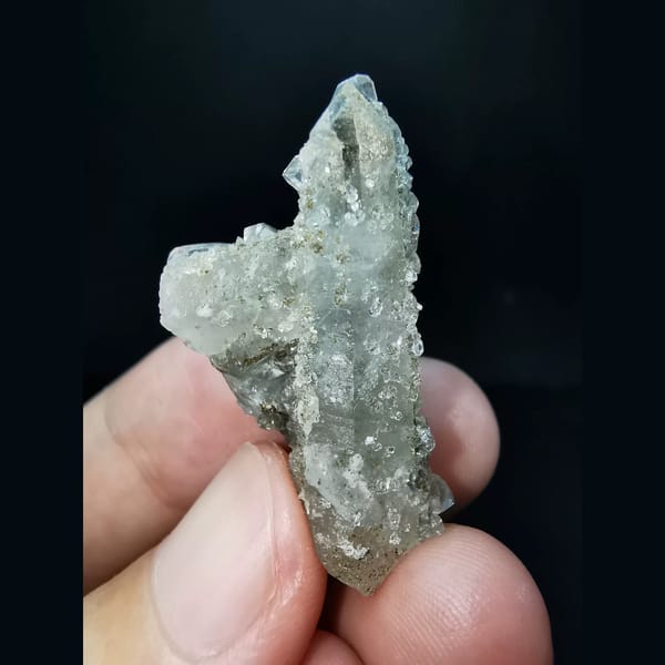 Quartz cluster coated with apophyllite — complete view