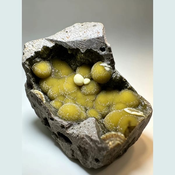 Siderite Ball Pocket Vietnam 6.5 cm — detail view