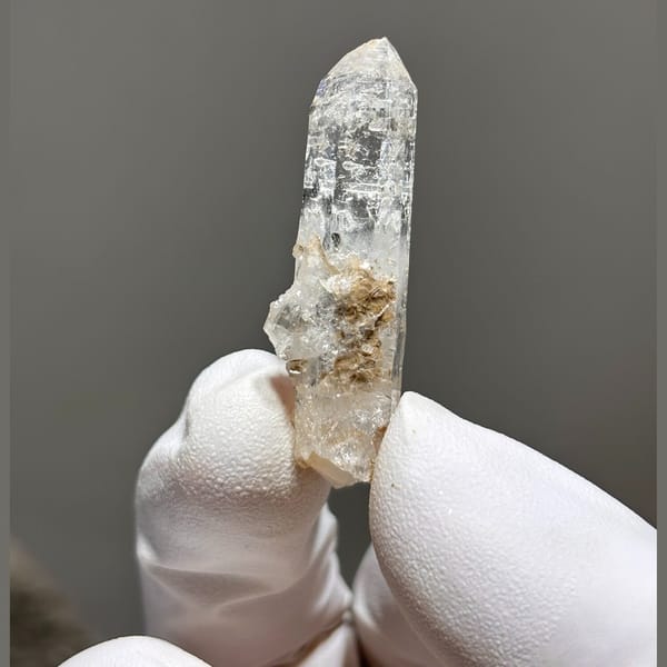 Complete-tip Xuebaoding quartz — alternate view