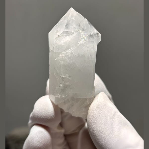 Interference-pattern Xuebaoding quartz — alternate view