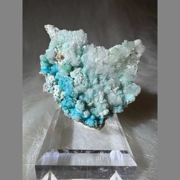 Blue-White Gibbsite 4.5 cm — detail view