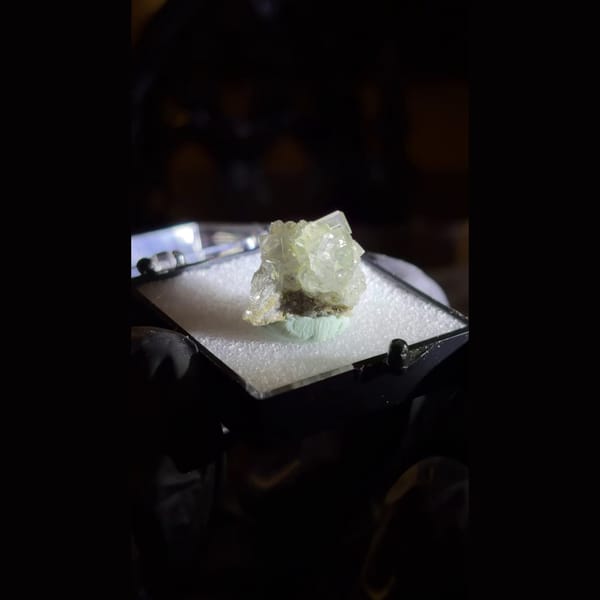 Clear fluorite from Xianghualing — alternate view