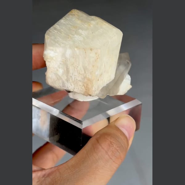 Feldspar with quartz from Pakistan — detail view