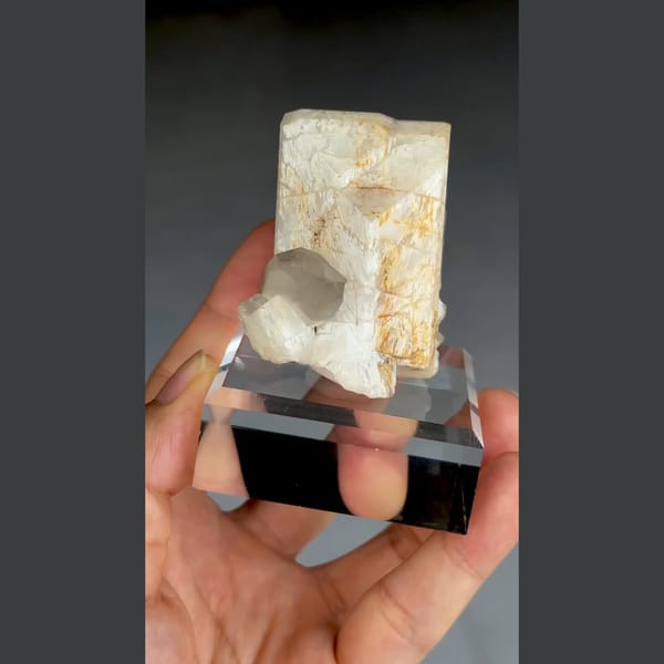 Feldspar with quartz from Pakistan — detail view