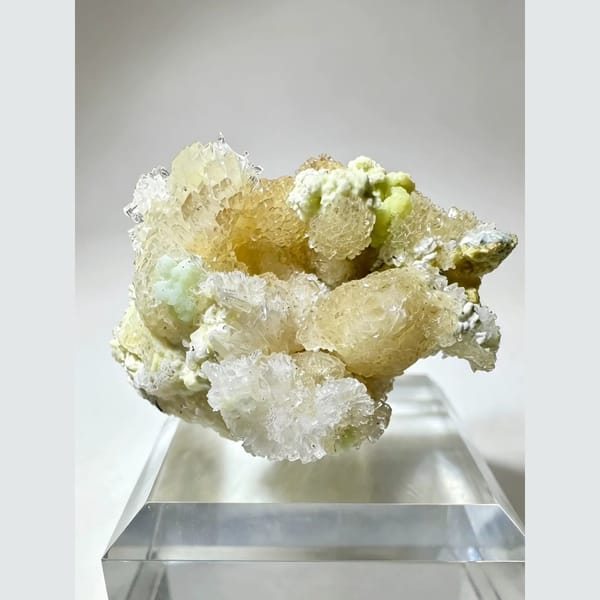 Pale Yellow Creedite with Green Accents 5.0 cm — complete view