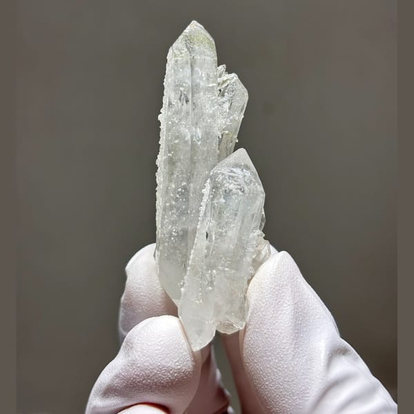 Freestanding Yaogangxian quartz — alternate view