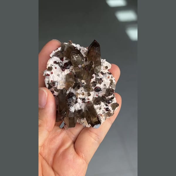 Spessartine association from Yunxiao — alternate view