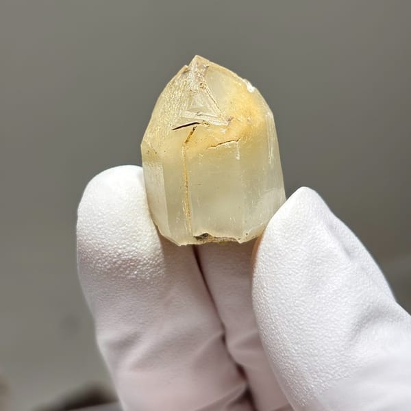 Freestanding rabbit-hair quartz B from Sichuan — complete view
