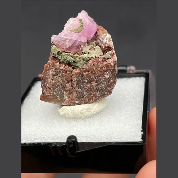 Cobaltoan calcite from the Congo — complete view