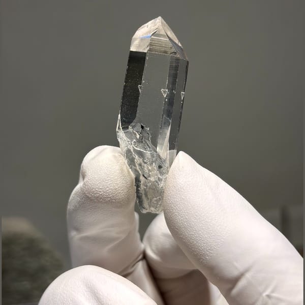 Complete-tip Jinkouhe quartz F — alternate view