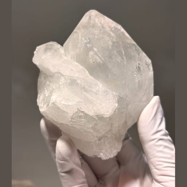 Large Xuebaoding quartz with scheelite — alternate view