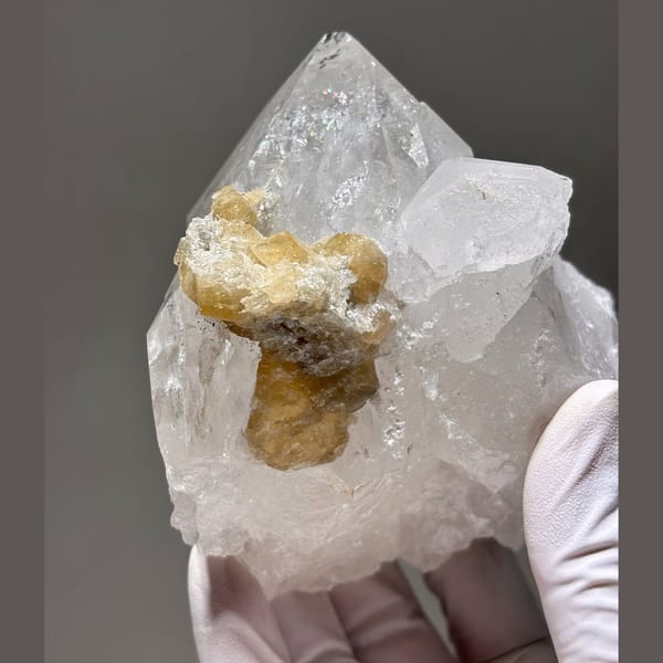 Large Xuebaoding quartz with scheelite — detail view
