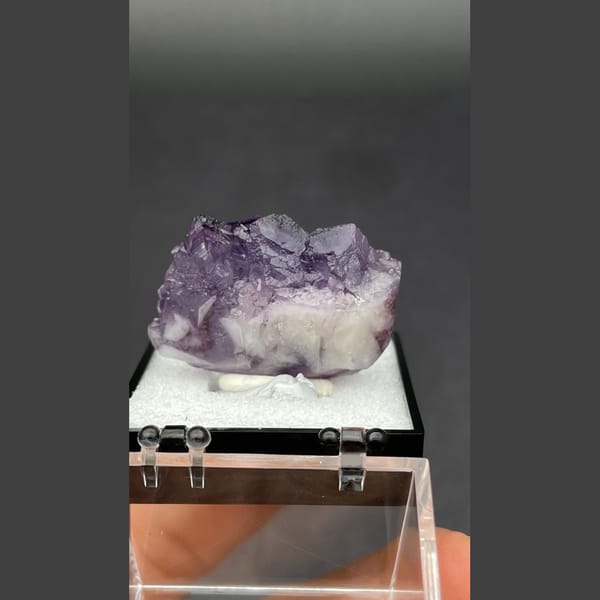 Purple fluorite D from Henan — detail view