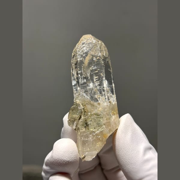 Complete-tip Himalayan quartz from Pakistan — complete view