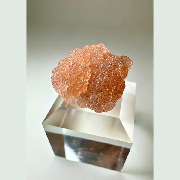 Pink Apophyllite Fujian 2.0 cm — detail view