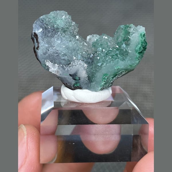 Quartz over malachite from the Congo — complete view